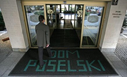 Luźniejsze noce senatorów