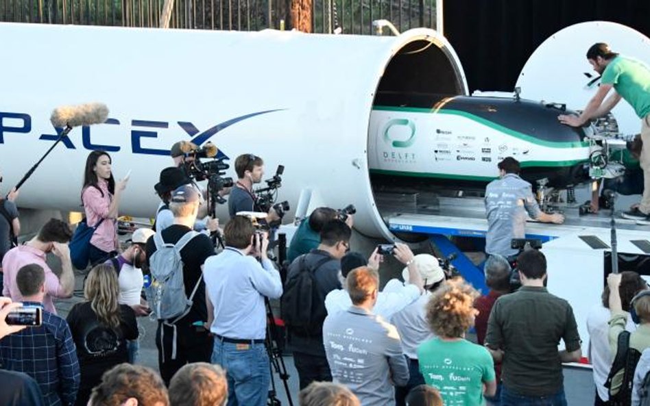 Hyperloop zrewolucjonizuje transport, będzie szybszy od samolotu.