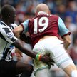 Papiss Cisse (z lewej)