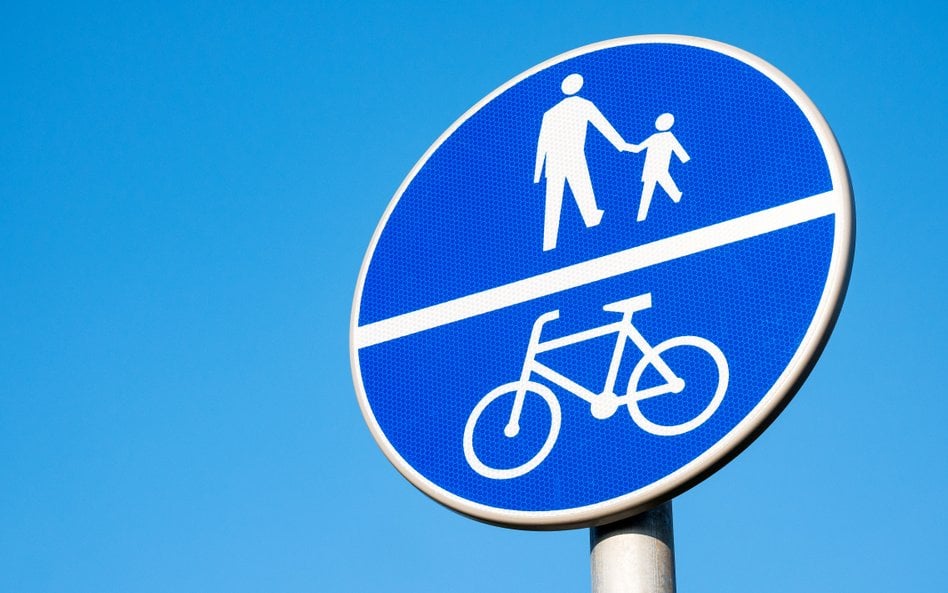 Te znaki dotyczą pieszych i rowerzystów. Nie wszyscy znają ich znaczenie
