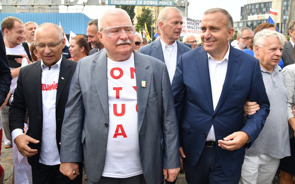 Grzegorz Schetyna (na zdjęciu z Lechem Wałęsą na obchodach podpisania porozumień sierpniowych 1980 r