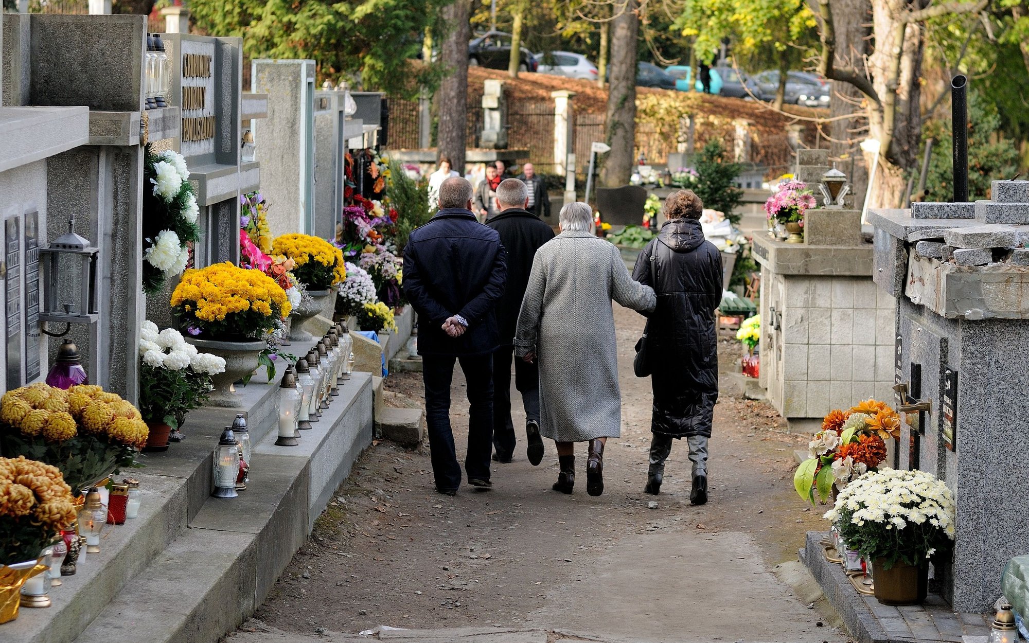 Cmentarny cennik bez ogłoszenia w publikatorze jest nieważny