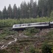 Pociąg wykoleił się w Szwecji w wyniku podmycia nasypu kolejowego przez ulewny deszcz
