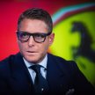 Lapo Elkann jest młodszym bratem Johna Elkanna, obecnie prezesa koncernu motoryzacyjnego Stellantis,