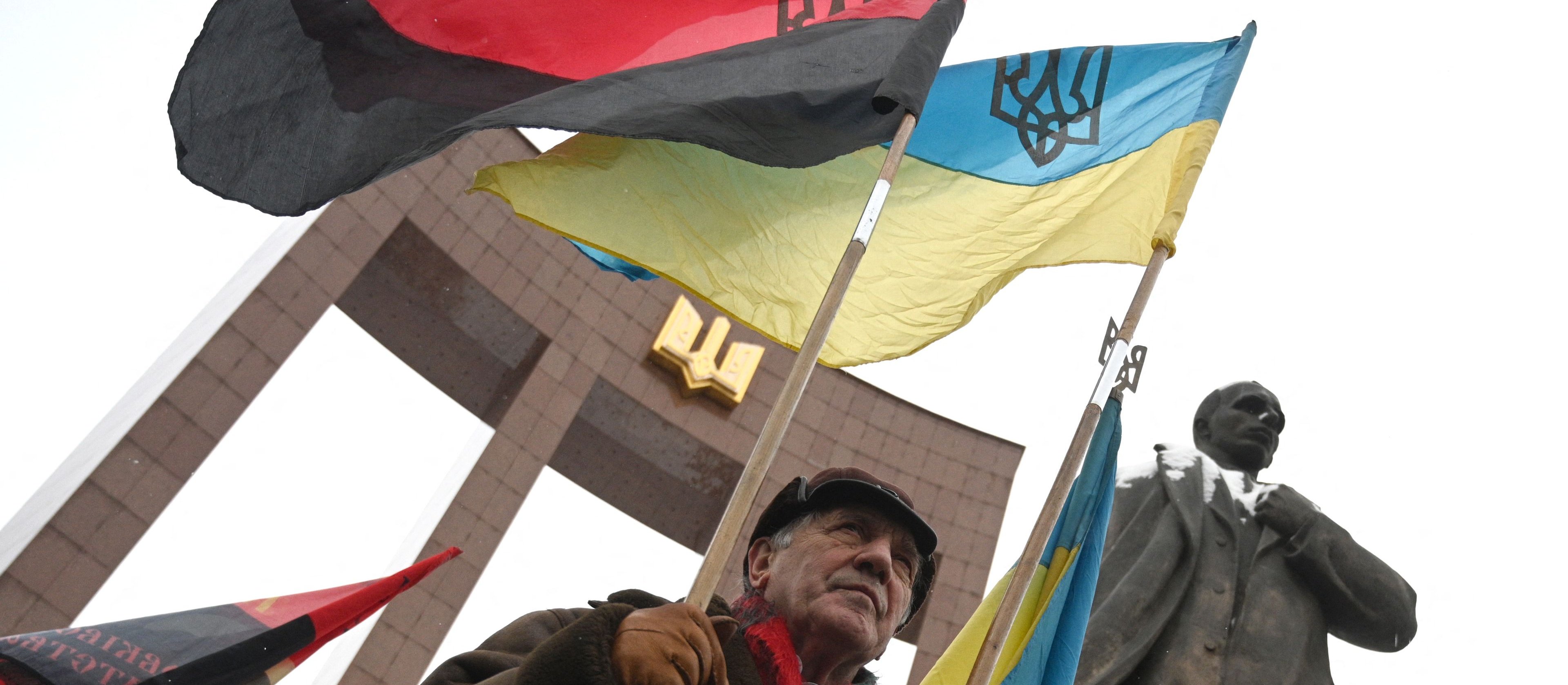 „Ukraina powinna odciąć się od tamtej historii”. Prezydencki minister o ukraińskim panteonie