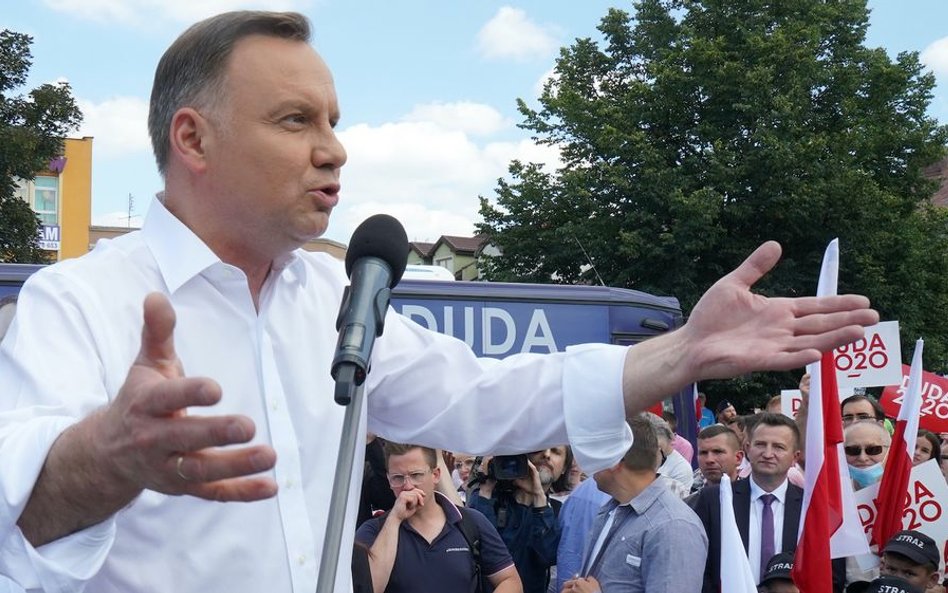 Sondaż: W II turze Duda pokonałby Trzaskowskiego