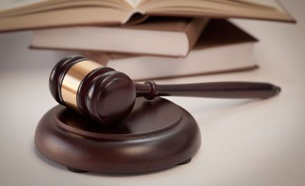 Zakazy sądów - kierowcy tracą prawo jazdy i wsiadają za kierownicę