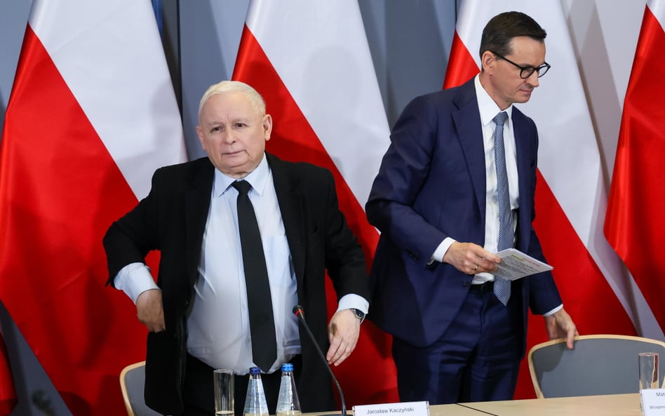 Prezes PiS Jarosław Kaczyński i wiceprezes tej partii, były premier Mateusz Morawiecki