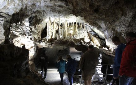 Jaskinie w Han-sur-Lesse w Belgii