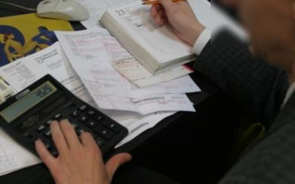 Zsumuj firmowe przychody i odejmij koszty działalności