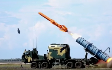 Start rakiety „Neptun” na poligonie Ałabej. Fot./youtube/Ołeksandra Turczynowa