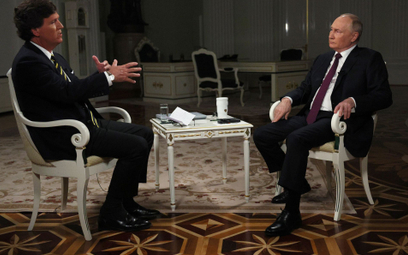 Tucker Carlson rozmawia z Władimirem Putinem