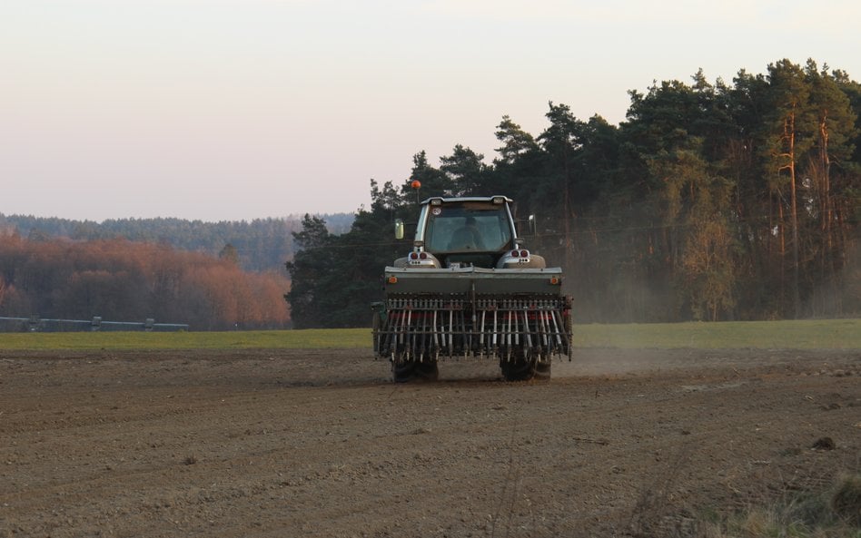 Rolnicy dostaną pełną emeryturę z KRUS bez oddawania ziemi