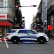 Policyjny radiowóz blokuje wjazd na miejsce zamachu w Nowym Orleanie