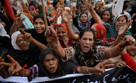 Pakistan: Protesty przeciwko atakom na zespoły medyczne szczepiące dzieci przeciwko polio