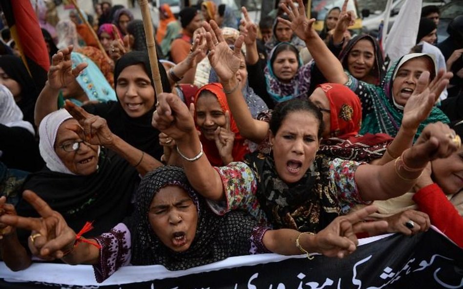 Pakistan: Protesty przeciwko atakom na zespoły medyczne szczepiące dzieci przeciwko polio