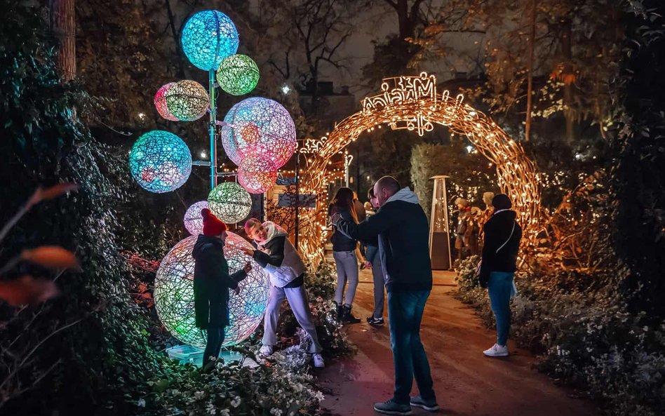 Ze względu na zabytkowy i unikatowy charakter miejsca, na terenie obiektu obowiązują określone limit