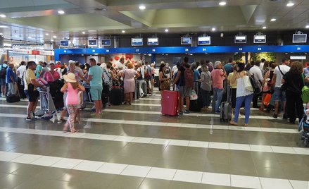 UE nie zawiesi kontroli biometrycznych. „Problemy i kolejki na lotniskach to rzadkość”