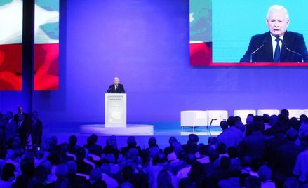 Jarosław Kaczyński uznał, że czas gdy PiS jest na fali wznoszącej, może załatwić kilka wenątrzpartyj