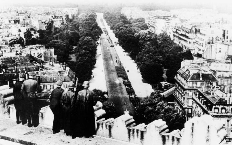 Roman Czerniawski przekonał aliancki wywiad, że 14 lipca 1942 r. w Paryżu, korzystając z samochodowe