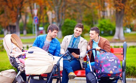 Urlop ojcowski na przełomie miesiąca – jak ustalić zasiłek przy zmianie płacy