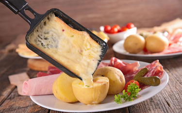 Brytyjczyk nie został Szwajcarem, bo nie znał historii dania z sera