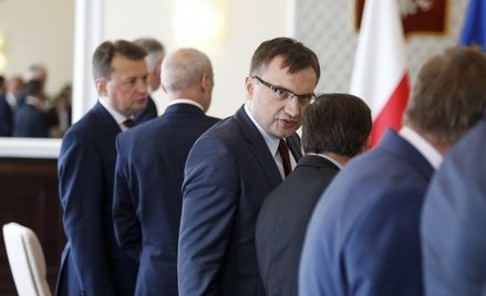 Sondaż: Kto powinien opuścić rząd