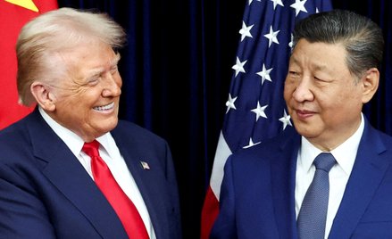 Prezydent USA Donald Trump spotyka się z prezydentem Chin Xi Jinpingiem