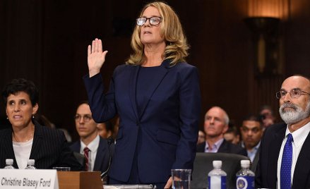 Christine Blasey Ford składa przysięgę przed senacką komisją sprawiedliwości