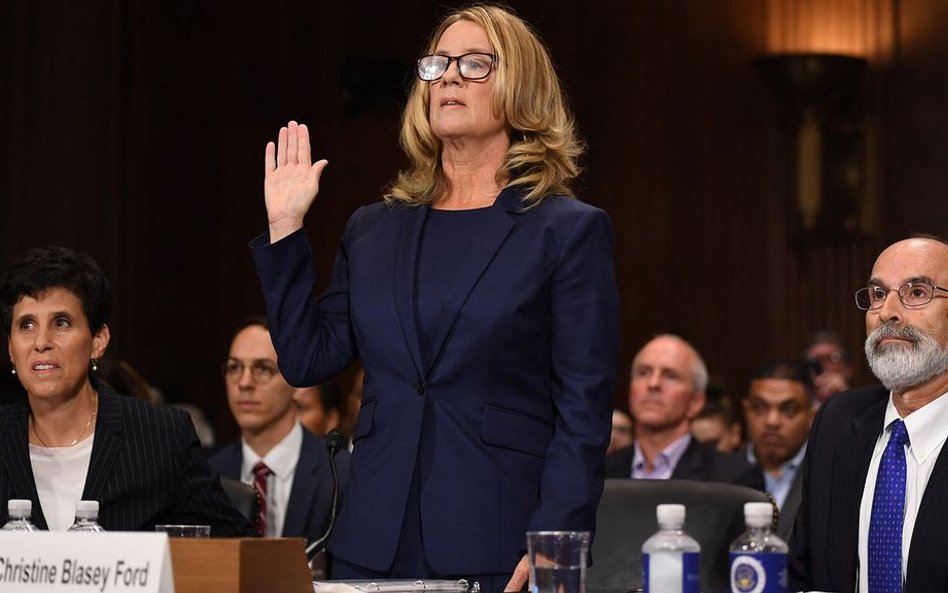 Christine Blasey Ford składa przysięgę przed senacką komisją sprawiedliwości