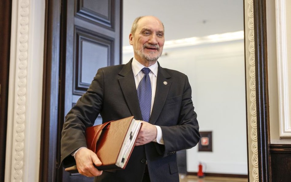 Szef MON Antoni Macierewicz