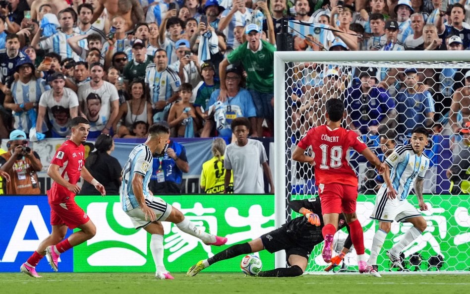Lautaro Martinez strzela gola na 3:1