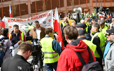 Pomorscy rolnicy podczas protestu w Gdańsku 13 kwietnia