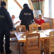 Sondaż: Polacy mają dosyć obostrzeń