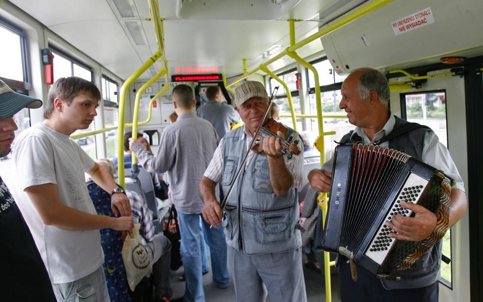 Dlaczego rząd nie chce pomagać Romom