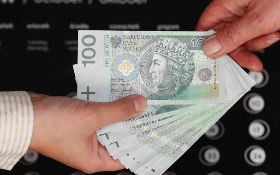 Ogłoszenia o pracę: co to jest atrakcyjne wynagrodzenie