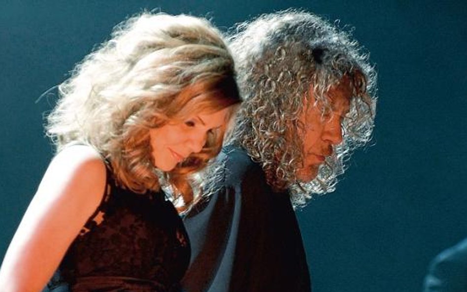 Alison Krauss i Robert Plant podczas jednego z koncertów