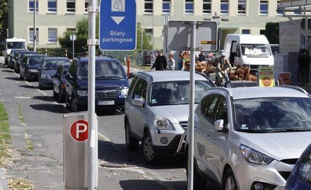 Za nieuprawnione korzystanie z karty parkingowej osób niepełnosprawnych grozi do 2 tys. zł grzywny.