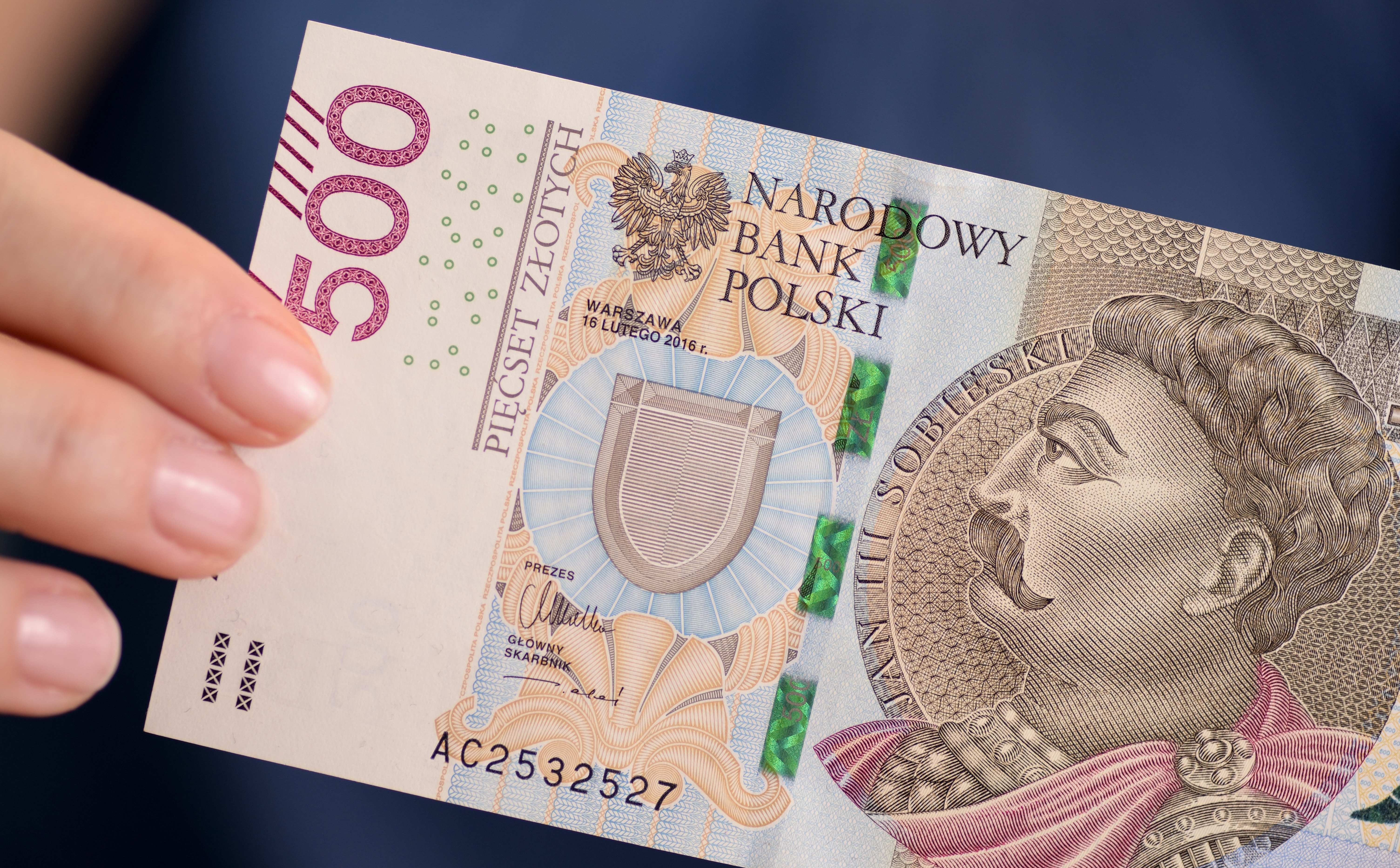 Niewielkie ruchy złotego. Cisza przed burzą?