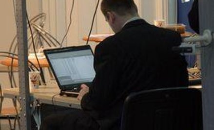 Kamera w służbie skrupulatnego przełożonego