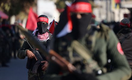 Zamaskowani bojownicy z Demokratycznego Frontu Wyzwolenia Palestyny w Gazie