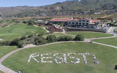 Protestowali przeciw Trumpowi na polu golfowym... Trumpa