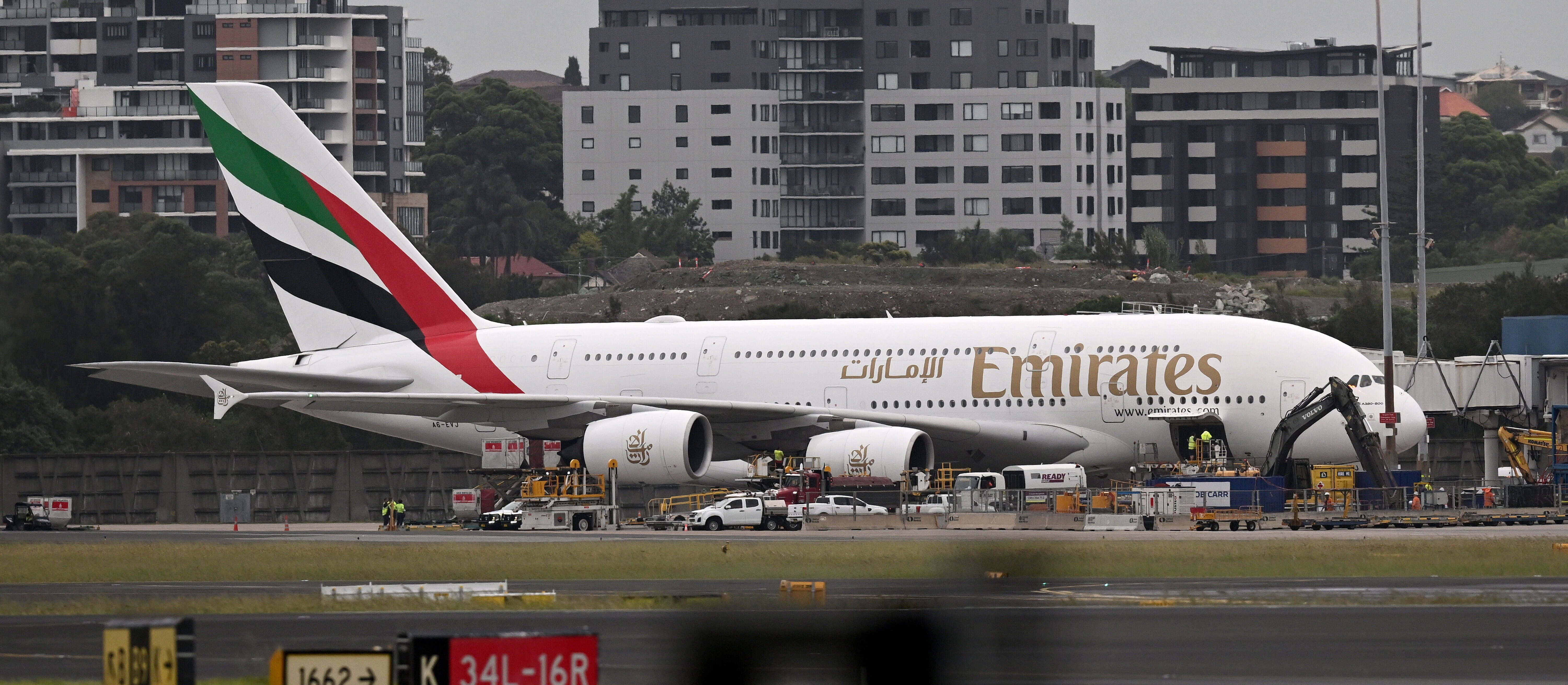 Воздушное движение постепенно возвращается. Расписанные рейсы всё равно отменены