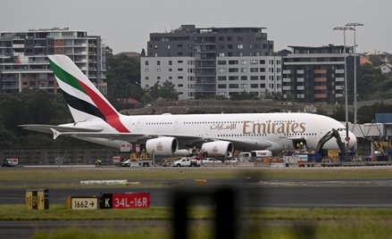 Powoli wraca ruch lotniczy. Rejsy rozkładowe nadal odwołane