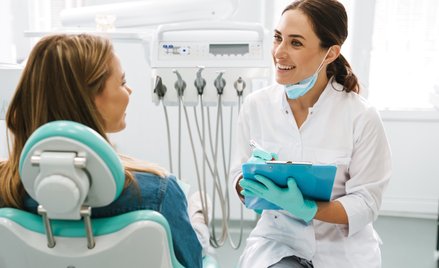 Badania krwi pacjentów potwierdziły, że skuteczne leczenie kanałowe wiąże się z wieloma korzyściami.