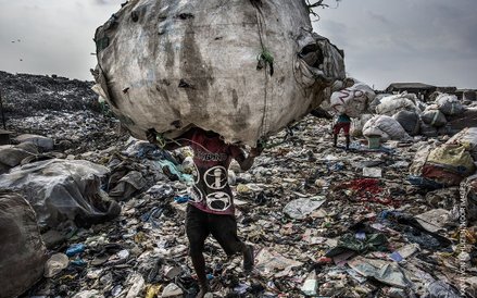 Kadir van Lohuizen, "Wasteland"