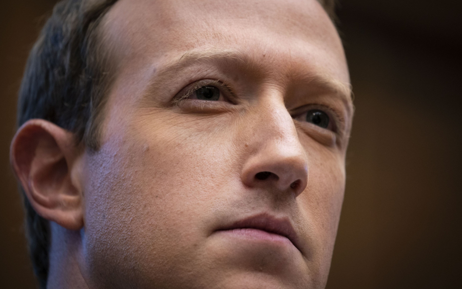 Mark Zuckerberg, prezes Mety, chce zwiększyć przychody ze swoich serwisów