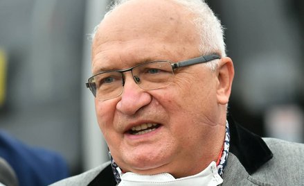 Prof. Simon: Dlaczego mózg miałby się zmniejszać u osób, które przebyły COVID-19? Chciałbym poznać t