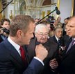 Donald Tusk, Andrzej Wajda, Wojciech Fibak podczas spotkania komitetu honorowego Bronisława Komorows