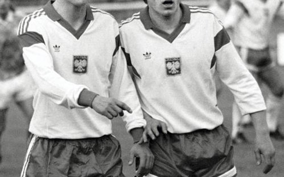 Andrzej Rudy (z prawej) w koszulce polskiej reprezentacji